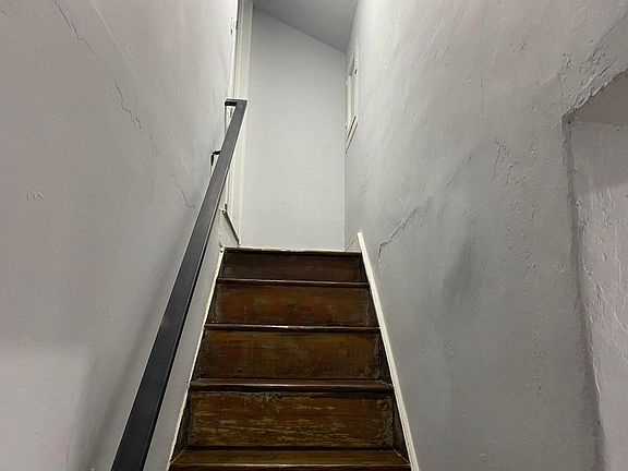 3rd image of 5608 Sprague St Unit B