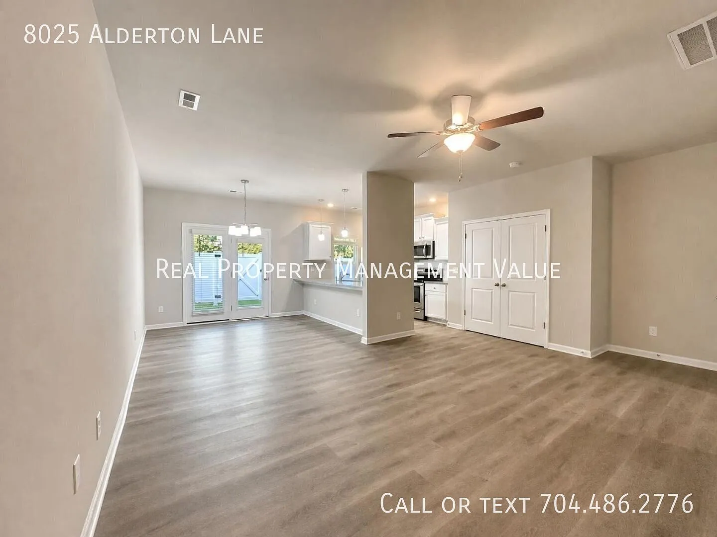 Modern 3-Bedroom Townhome with Fenced Backyard and Community Amenities — Photo 4
