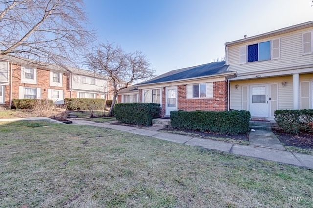 1st image of 403 Salem Sq #403
