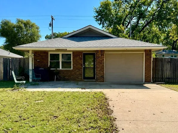 1014 Locust St, Eudora, KS 66025