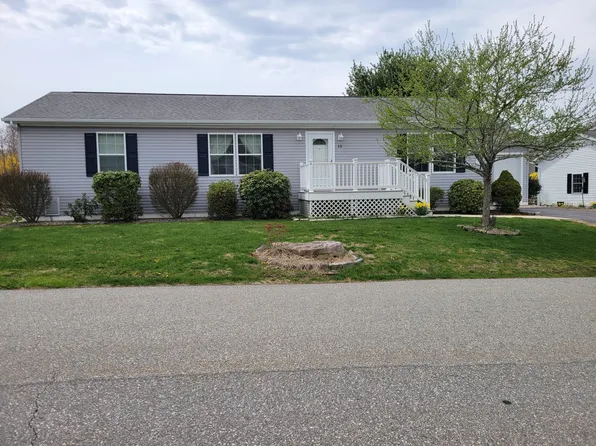 13 Cliff Road, Ledyard, CT 06339