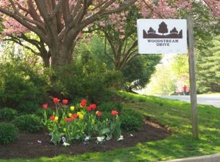 50 Woodstream Dr, Chesterbrook, PA 19087