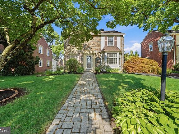 3rd image of 7 York Rd