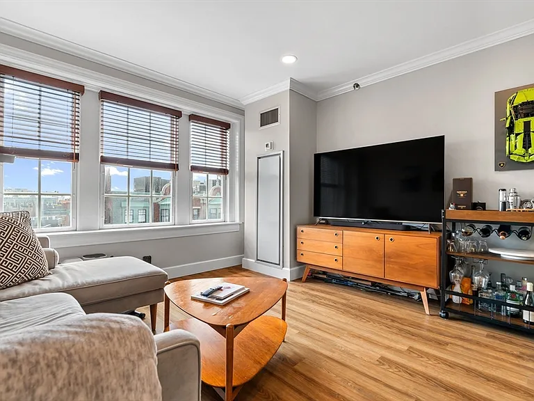 534 Beacon St #901 — Photo 5