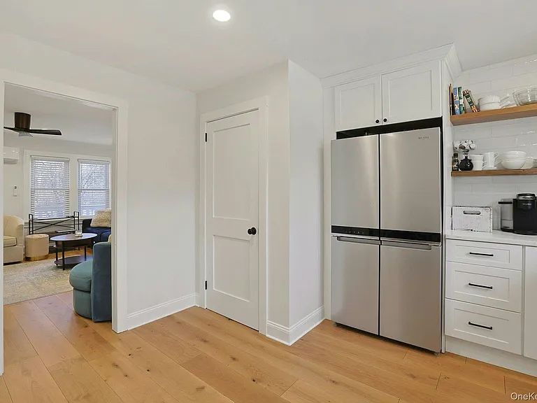 32 School St #A — Photo 8