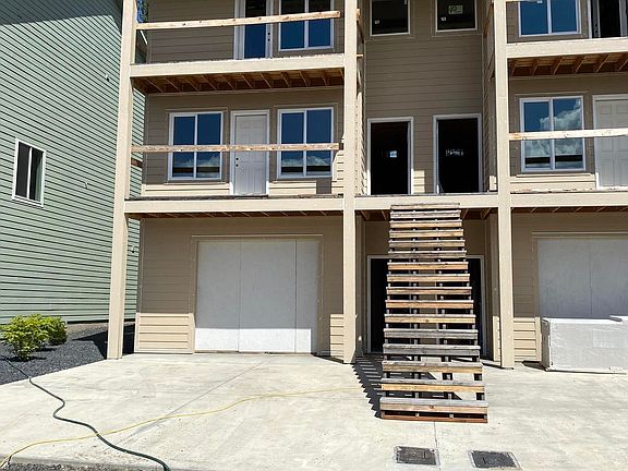 4th image of 201 Highline Ln