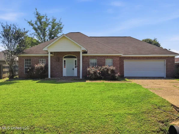 218 Holmar Dr, Brandon, MS 39047