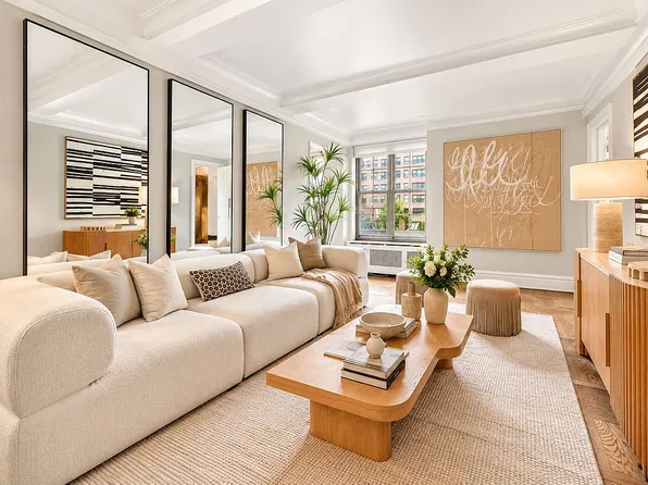 333 E 53rd St APT 8H, New York, NY 10022