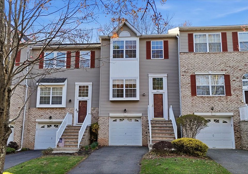 1st image of 203 Tallwood Ln