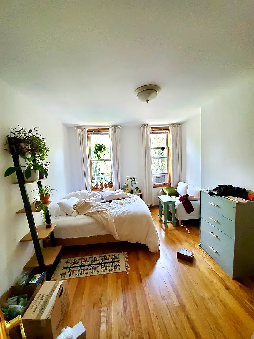277 Devoe Street — Photo 4