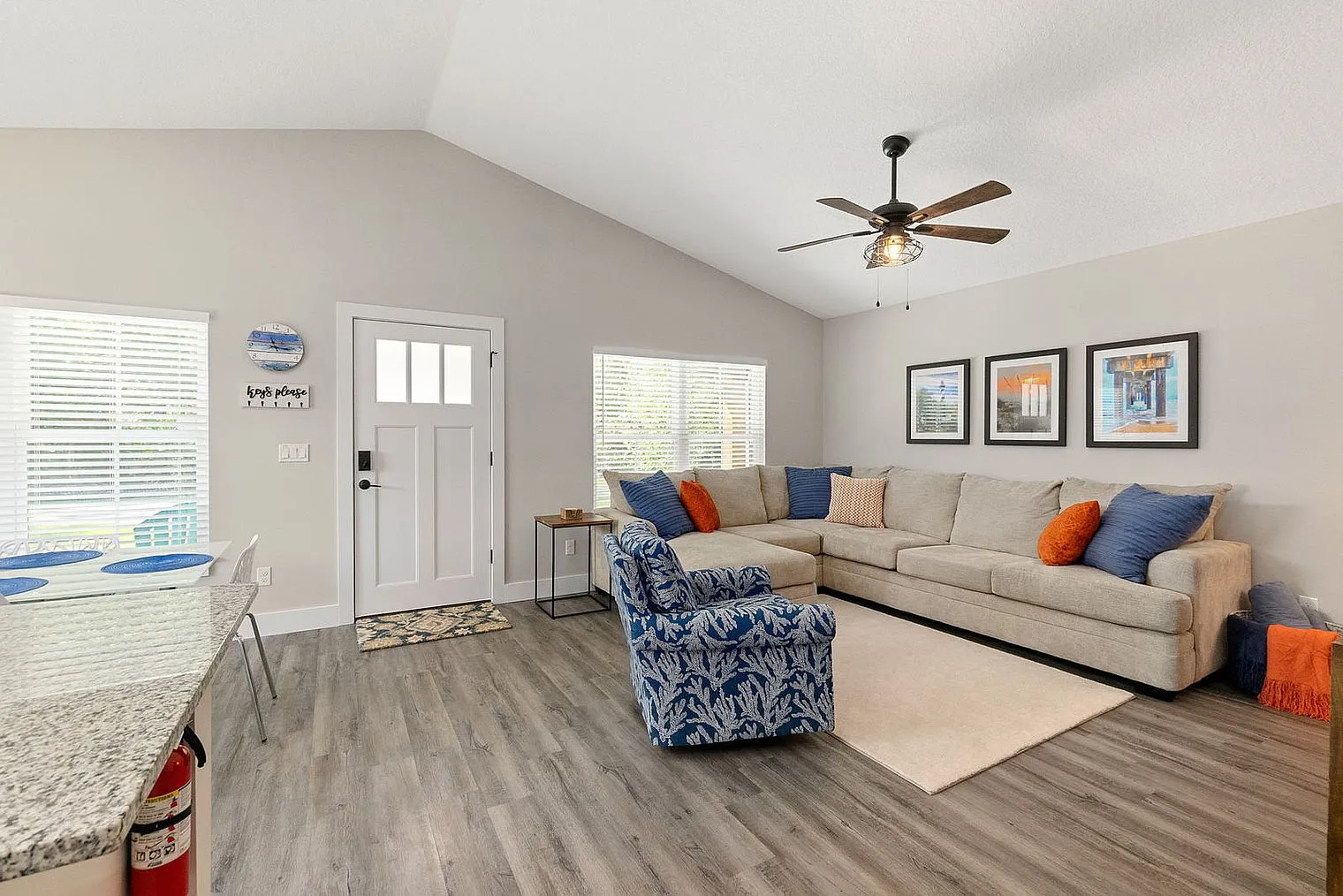 3 bed, 2.0 bath, 1097 sqft, $3,056 — Photo 1