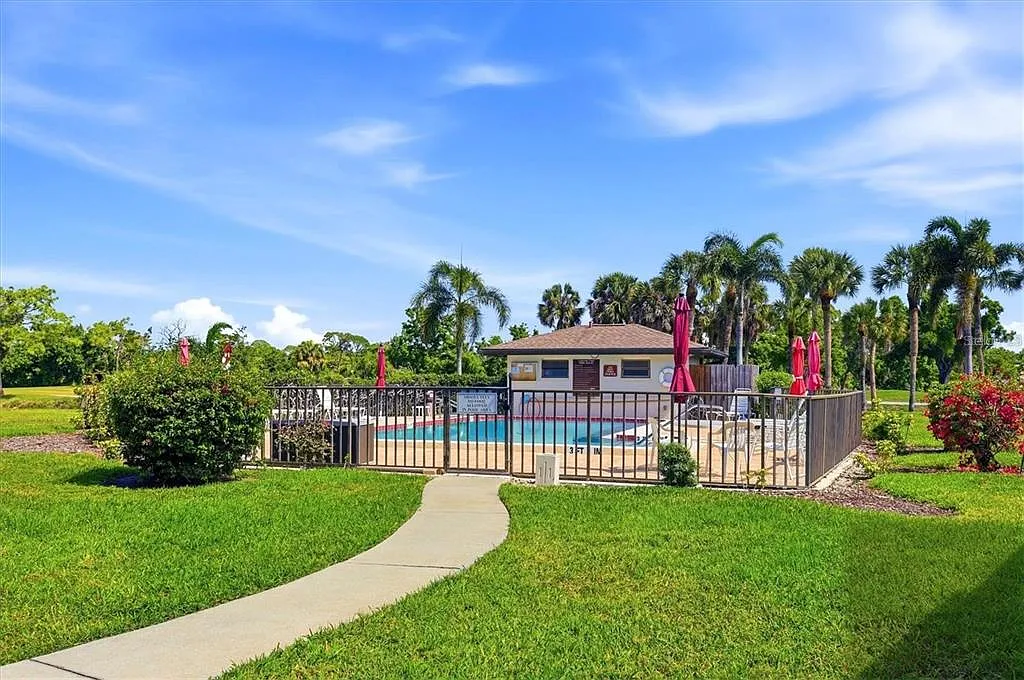 2 bed, 2.0 bath, 1108 sqft, $1,790 — Photo 3