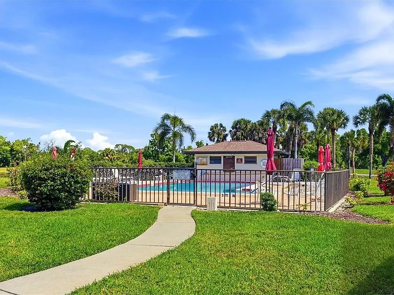 4535 Longwater Chase #18 — Photo 7