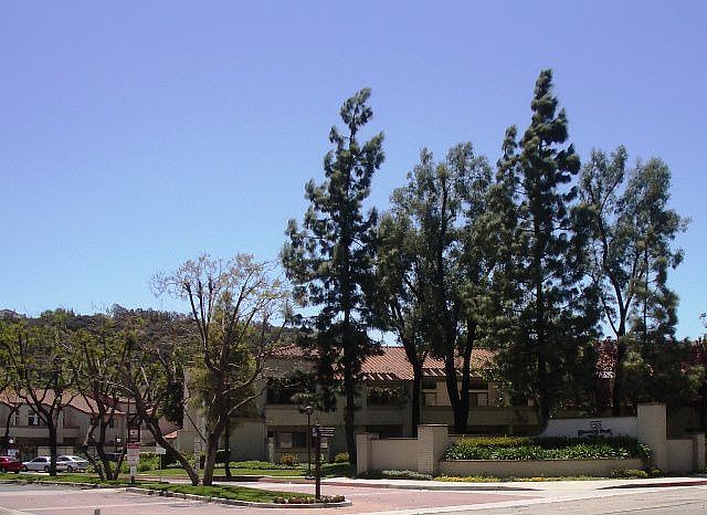 Entrance to Country Park community