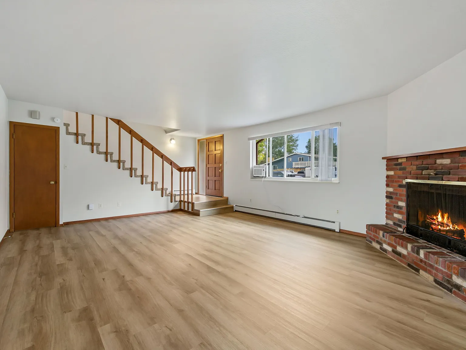 3 bed, 1.5 bath, 1485 sqft, $1,995 — Photo 3