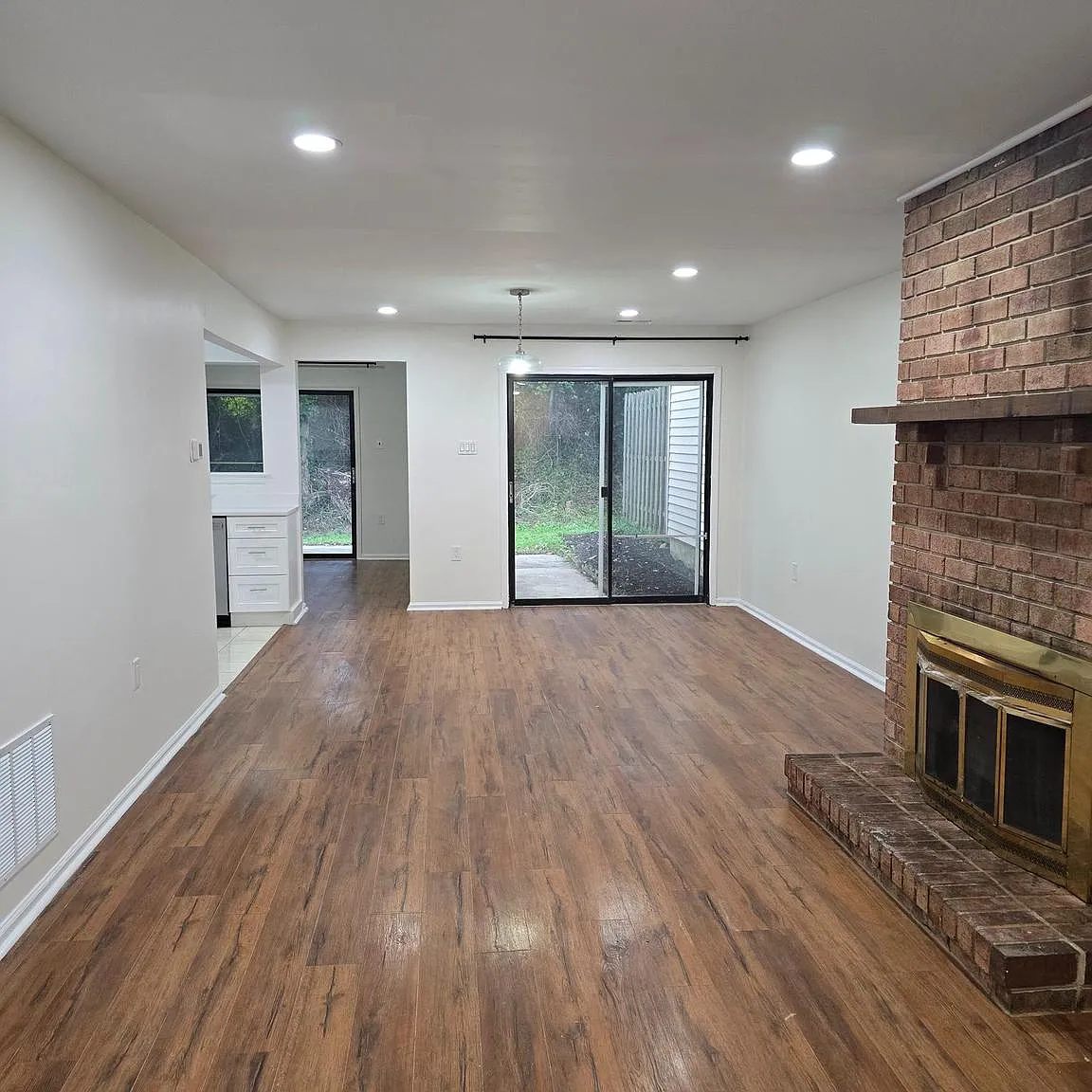 3 bed, 2.5 bath, 1603 sqft, $3,000 — Photo 4