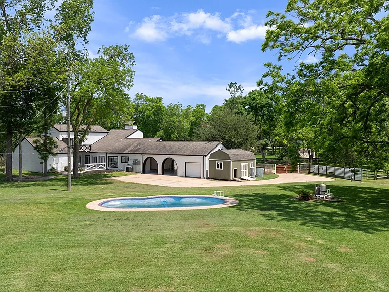 5230 Meadow Forest Dr — Photo 47