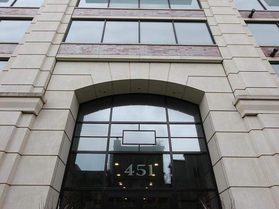 1st image of 451 W Huron St Unit 810