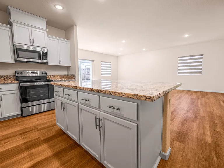 535 Melford Dr — Photo 7