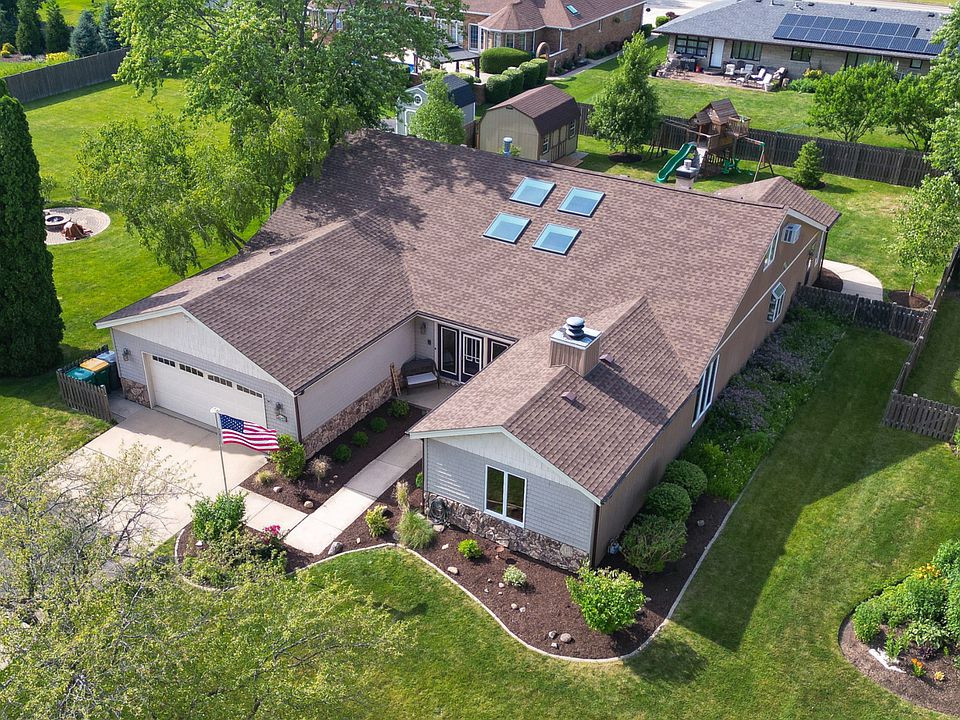1st image of 3045 Rosemont Dr