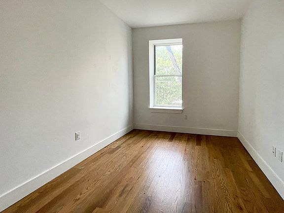 5th image of 554 Gates Ave #4A