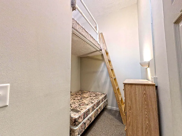 211 E Clark St #10 — Photo 6