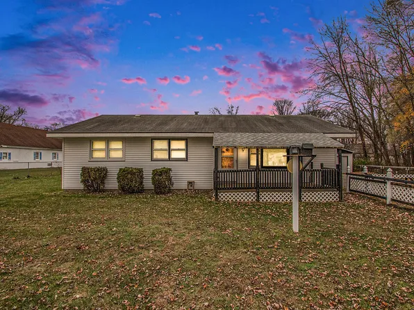 1457 Saint Thomas St, Benton Harbor, MI 49022