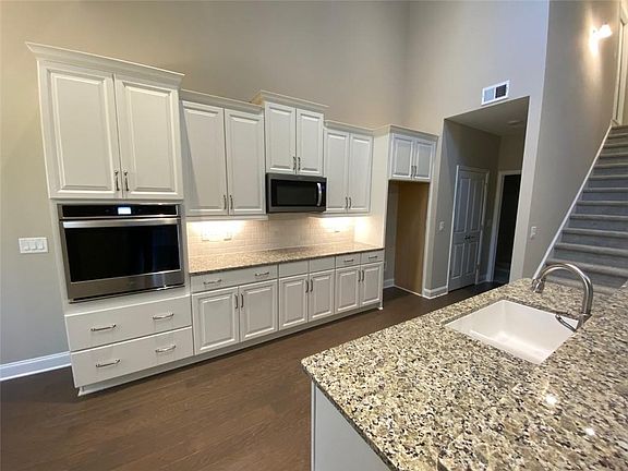 4th image of 332 Cherokee Station Cir #2201