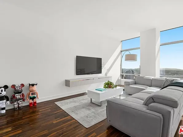 900 W Olympic Blvd Unit 39, Los Angeles, CA 90015