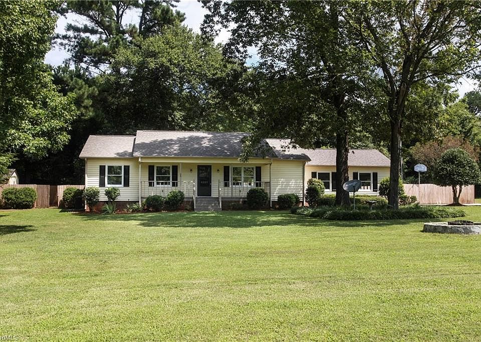 1st image of 4521 Plaza Dr