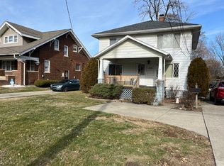 568 Vernier Rd #2, Grosse Pointe, MI 48236