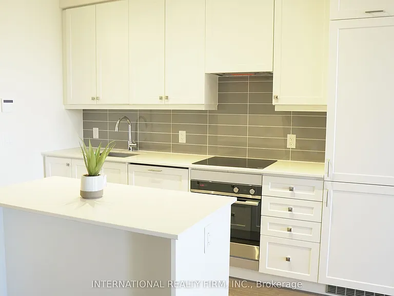 9085 Jane St #1711 — Photo 13