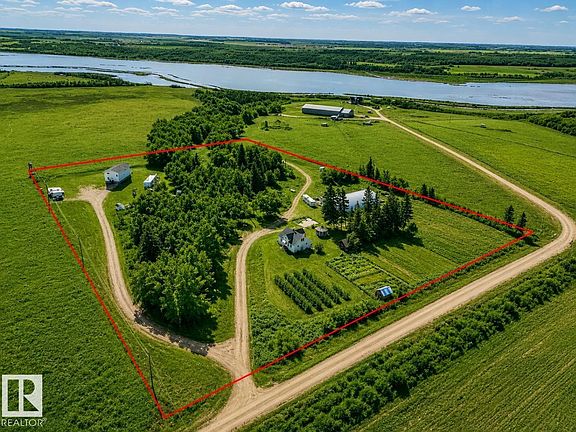 5th image of 20203 Township Road 460