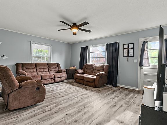 5th image of 808 Georgia Ave
