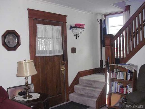 3rd image of 171 Phyllis Ave