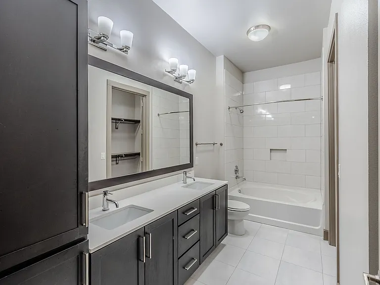 Anthem Cityline Apartments — Photo 6