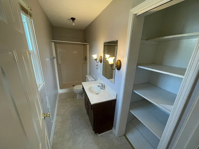 111 Pleasureville Rd — Photo 19