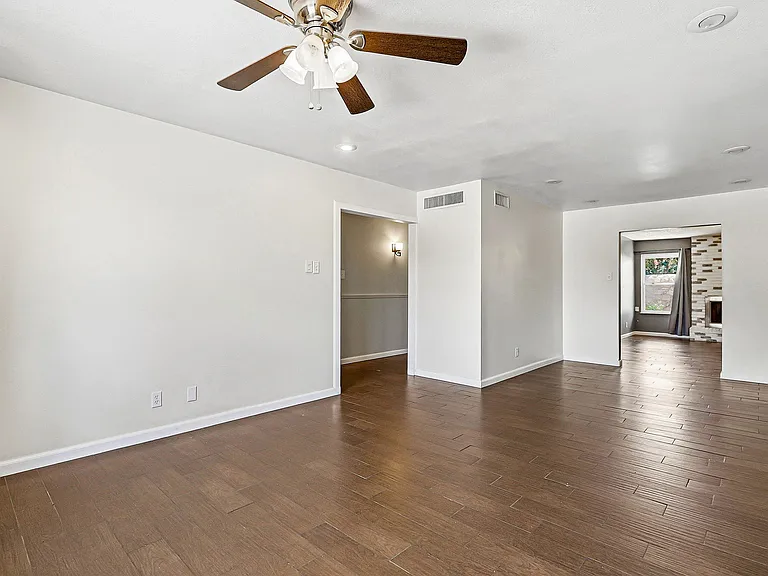8700 Cielo Vista Dr — Photo 19