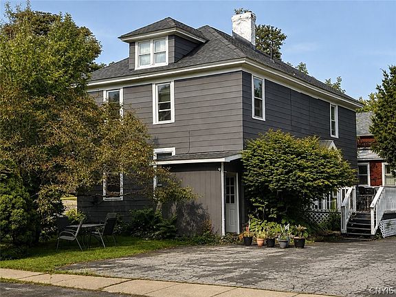 2nd image of 70 E Van Buren St #68