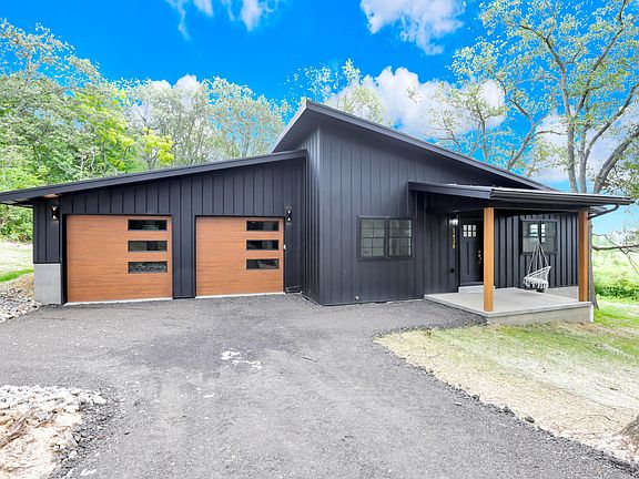 2nd image of 1438 Ragged Ridge Rd