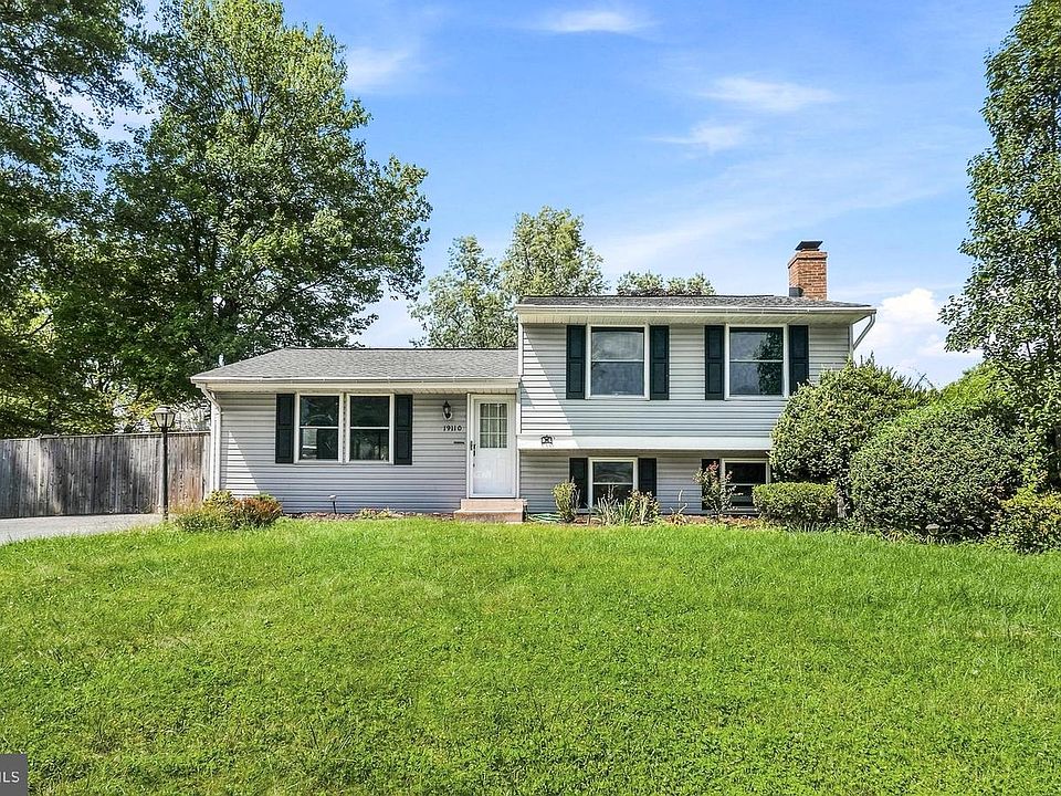1st image of 19110 Dowden Cir