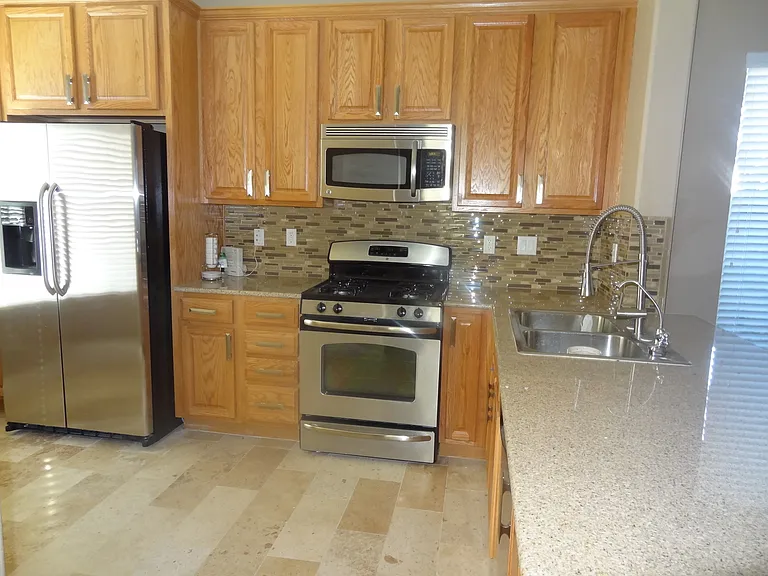 10402 September Flower St — Photo 3