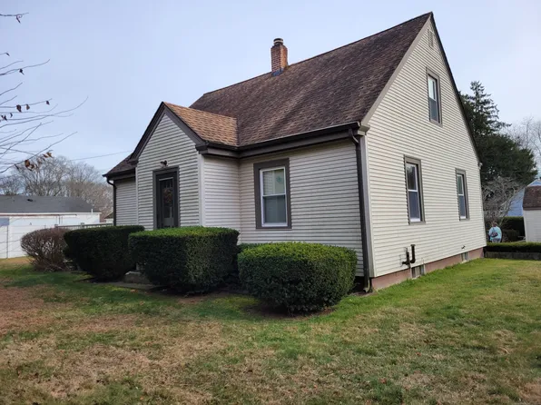 7 Banker Court, Stonington, CT 06379