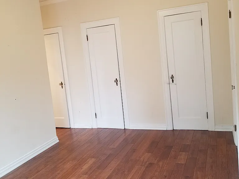 223 19th St #1R — Photo 6