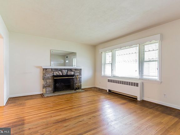 5th image of 1027 York Ave