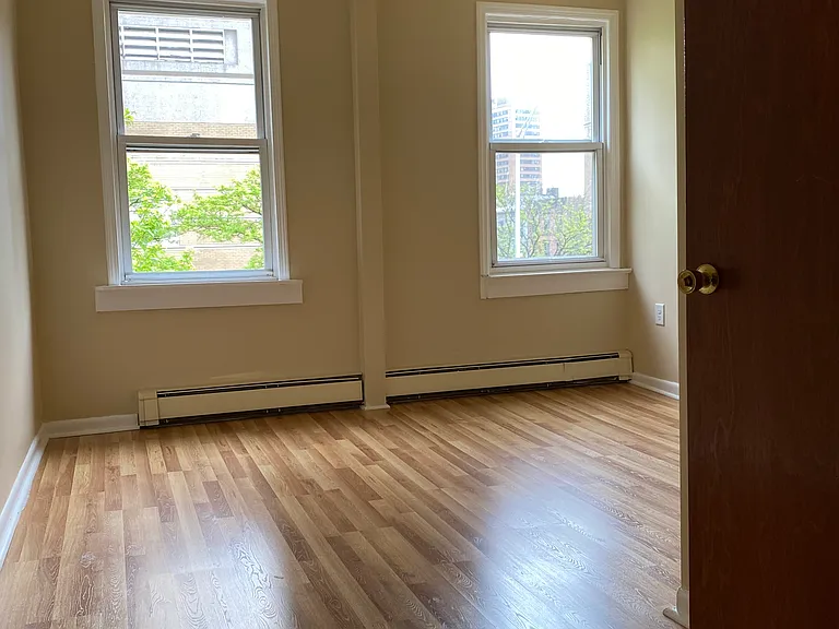 307 Grove St #1 — Photo 2