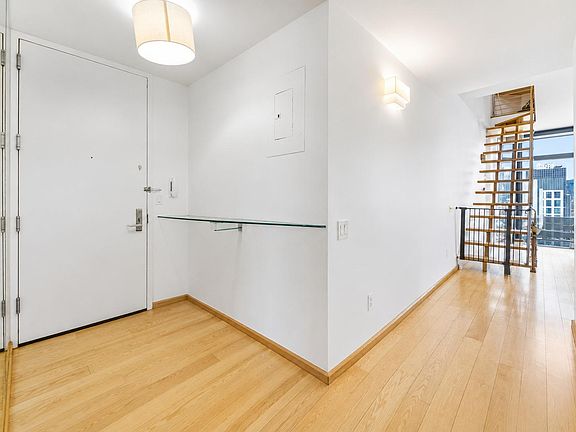 4th image of 200 E 32nd St APT 35E
