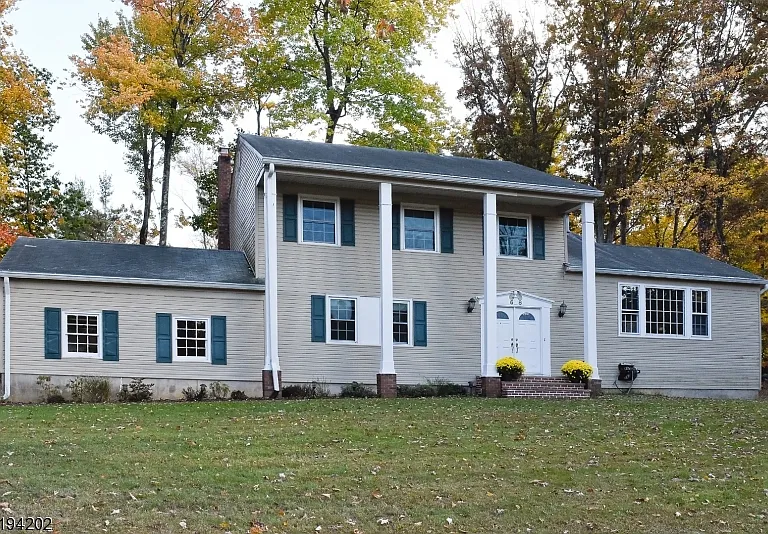 68 Meadowbrook Rd — Photo 1