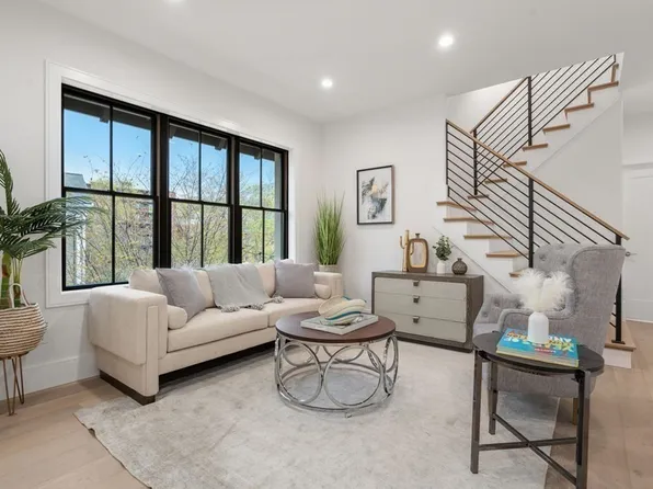 14 Shailer St #1, Brookline, MA 02446