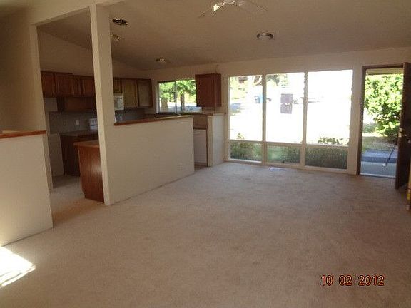 3rd image of 1105 NE 152nd St